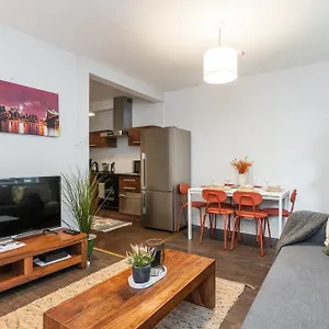 https://lovely-2-bed-apartment-in-the-heart-ofcity.dublin-hotelsweb.com