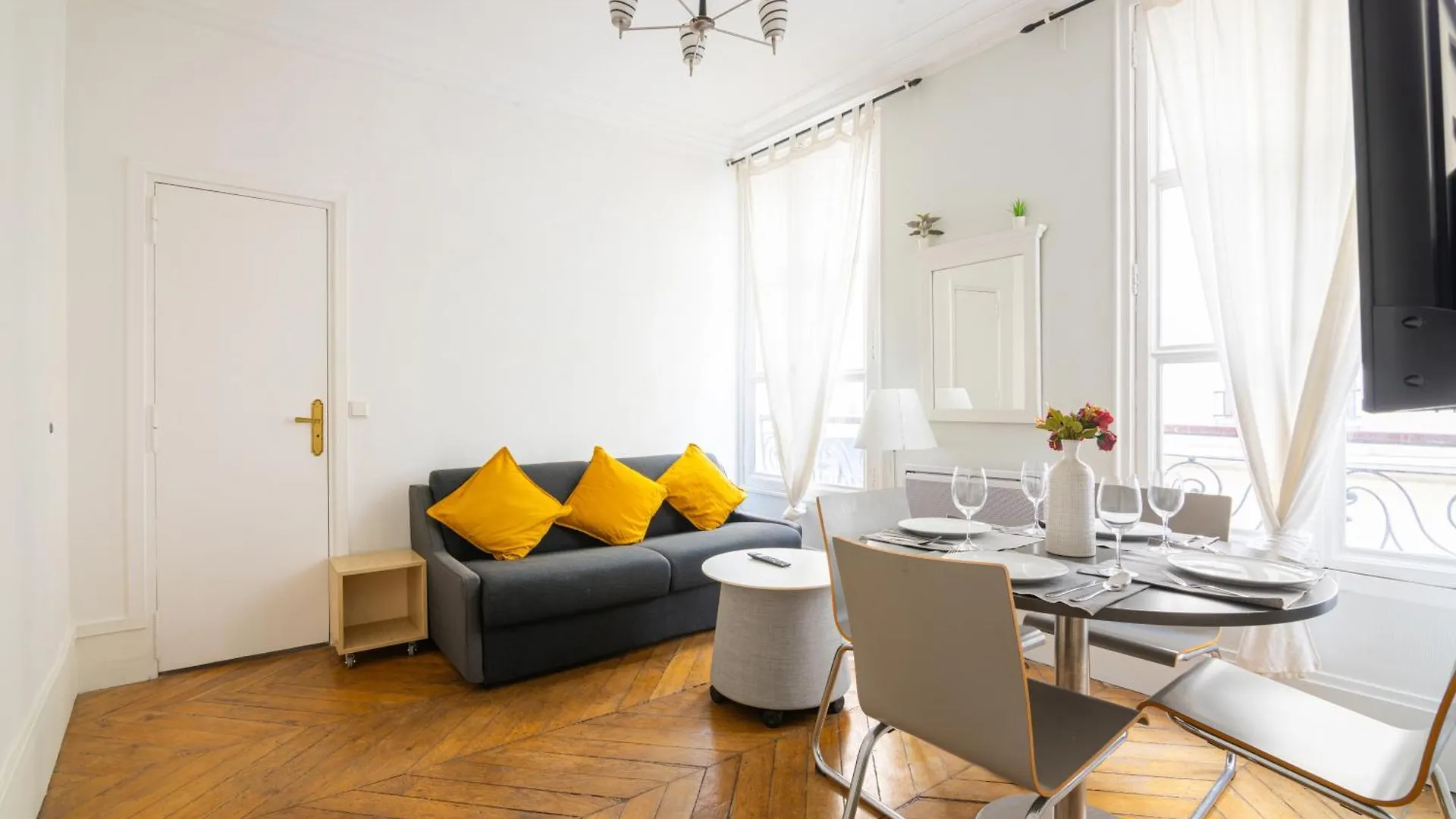 Appartement Quartier Musee Du Louvre Free Netflix パリ アパート