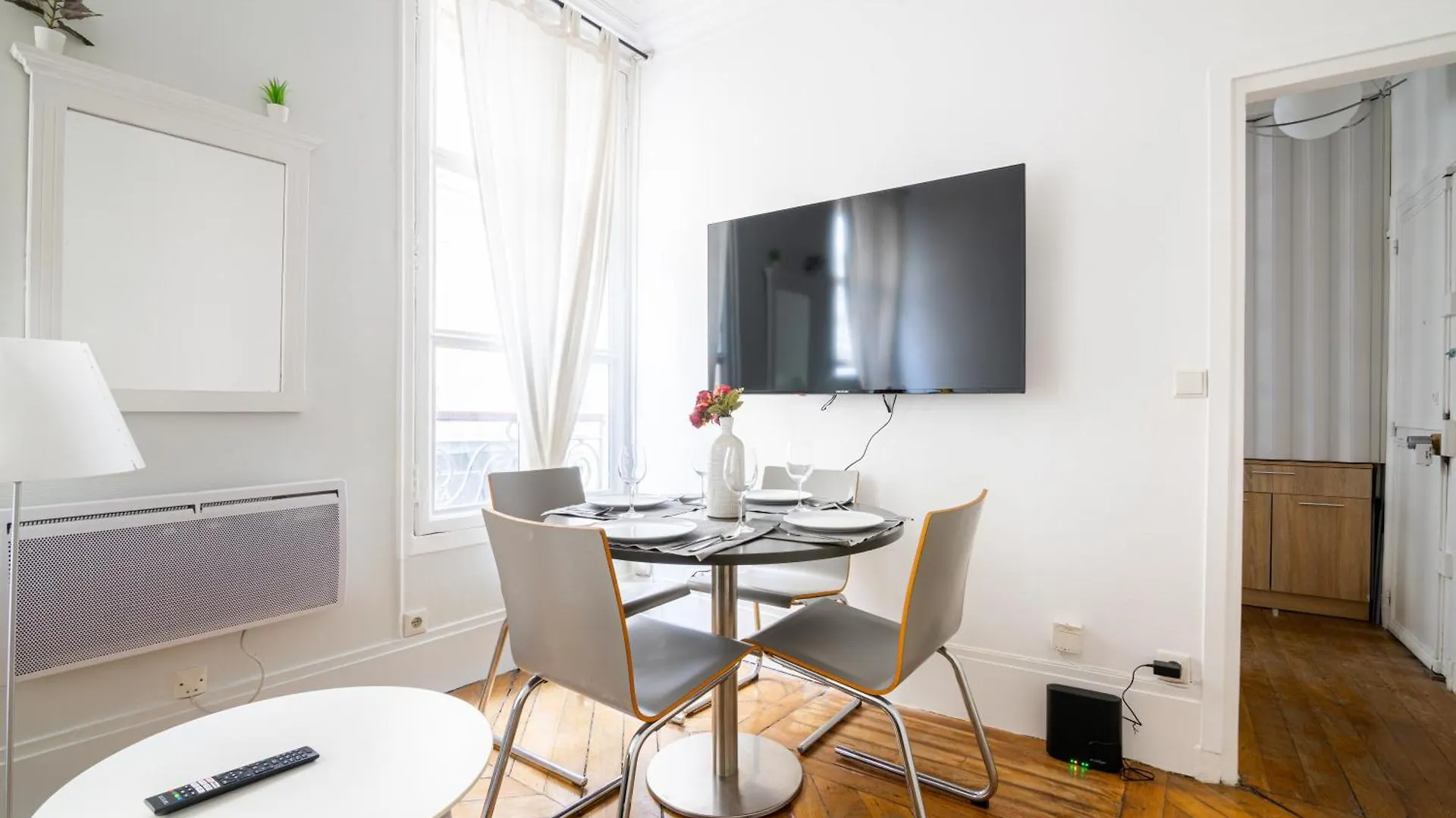 Appartement Quartier Musee Du Louvre Free Netflix パリ アパート